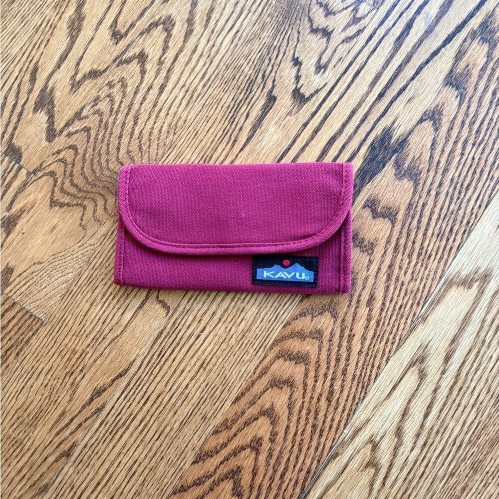 Kavu Slender Tri-fold Burgundy Accessory